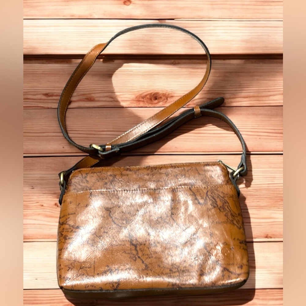 Patricia Nash Avellino Crossbody Distressed Leather Metallic Tan Handbag. - Picture 2 of 6
